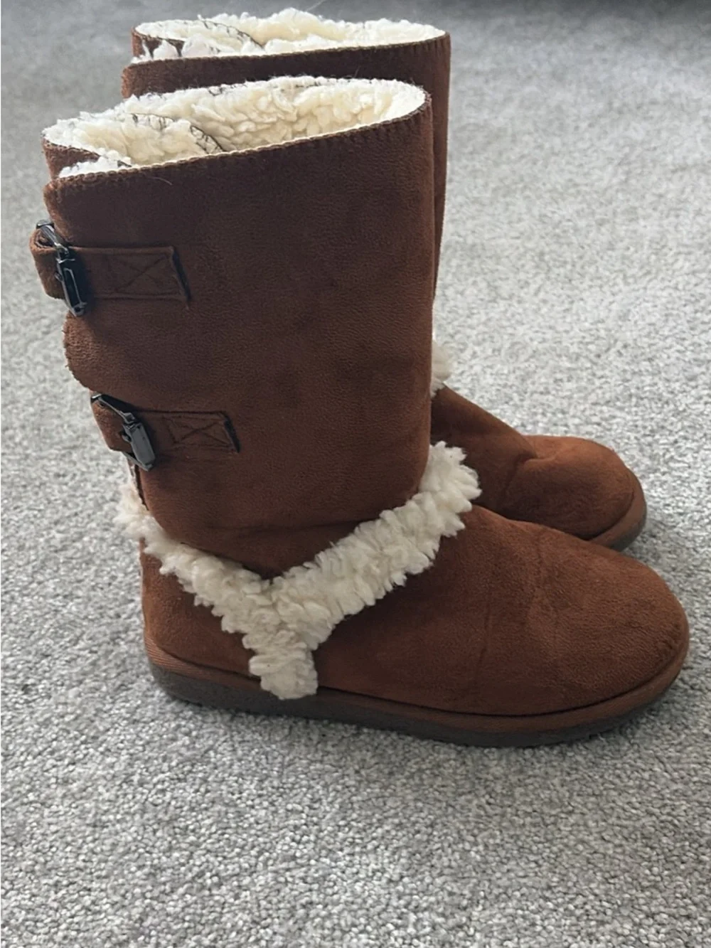 Honeylove Chestnut Brown Faux Suede Winter Boots with Cream Shearling